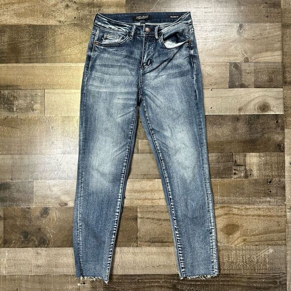 Judy Blue Women’s Size 26 Relaxed Fit Jeans Blue Medium Wash Denim Raw Hem - Picture 1 of 10